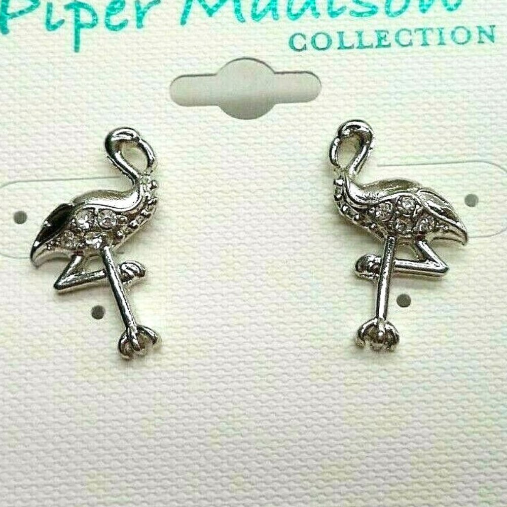 New Piper Madison .75 inch pierced flamingo bird earrings